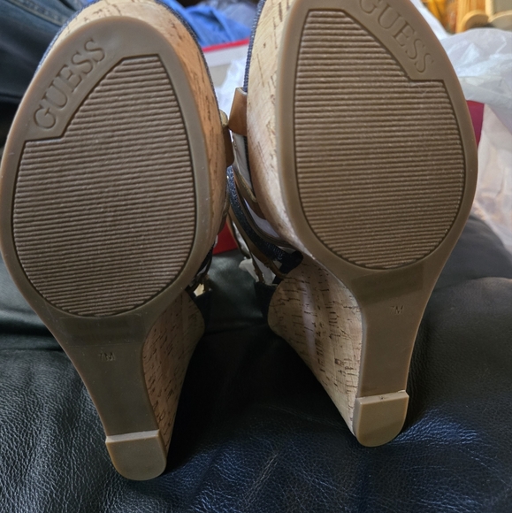 Guess CUTE brown& denim wedge heels sz7 NEW in box - Picture 3 of 10